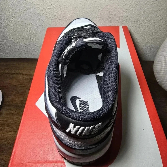 Womens Nike Dunk Low - Picture 6 of 11